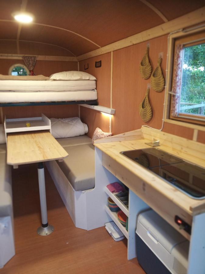 Veritable Roulotte Hippomobile "La Bailleul" Mentheville Eksteriør billede